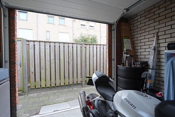 Medium property photo - Marguerite Durasstraat 82, 3207 MB Spijkenisse